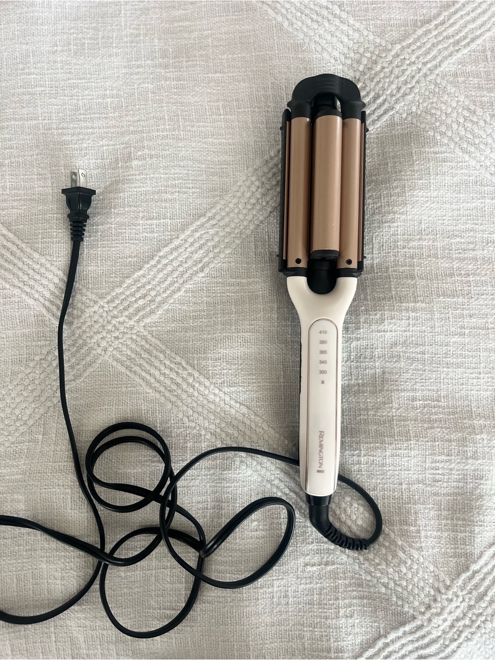 Remington Triple Barrel Waver Hair Curler in Rose Gold and White